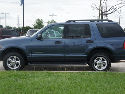 ford explorer 2005 dk  blue suv xlt flex fuel 6 cylinders 4 wheel drive automatic 77090