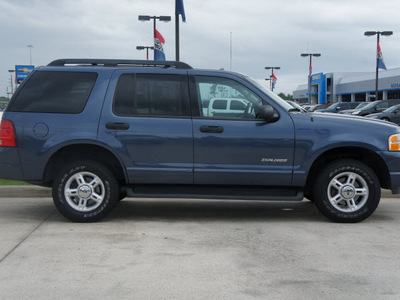 ford explorer 2005 dk  blue suv xlt flex fuel 6 cylinders 4 wheel drive automatic 77090