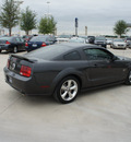 ford mustang 2007 dk  gray coupe gt gasoline 8 cylinders rear wheel drive automatic with overdrive 76137