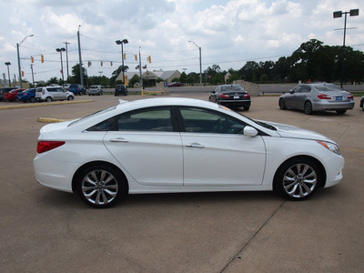 hyundai sonata 2011 white sedan se gasoline 4 cylinders front wheel drive automatic 76049