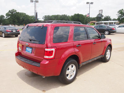 ford escape 2009 red suv xlt gasoline 4 cylinders front wheel drive automatic 76049