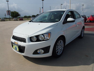 chevrolet sonic 2012 white sedan lt gasoline 4 cylinders front wheel drive automatic 78155