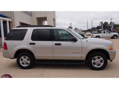 ford explorer 2005 gray suv xlt flex fuel 6 cylinders 4 wheel drive automatic with overdrive 76567