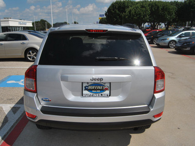 jeep compass 2011 silver suv sport gasoline 4 cylinders 2 wheel drive automatic 75067