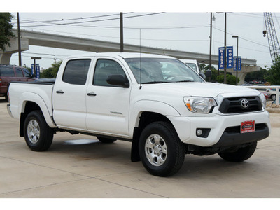 toyota tacoma 2012 white prerunner v6 gasoline 6 cylinders 2 wheel drive automatic 78232