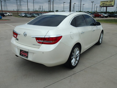 buick verano 2012 white sedan leather group gasoline 4 cylinders front wheel drive automatic 75007