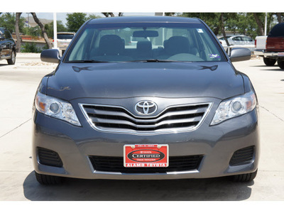 toyota camry 2011 gray sedan le gasoline 4 cylinders front wheel drive automatic 78232