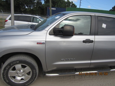 toyota tundra crewmax