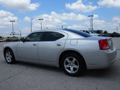 dodge charger 2009 silver sedan sxt gasoline 6 cylinders rear wheel drive automatic 76011