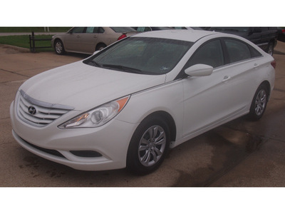 hyundai sonata 2011 white sedan gls gasoline 4 cylinders front wheel drive automatic with overdrive 77340