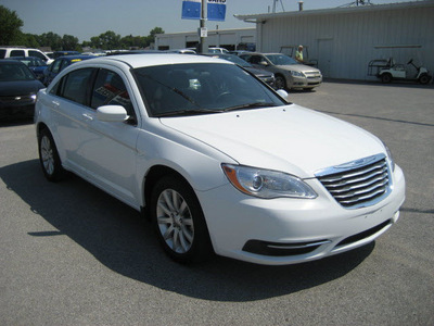 chrysler 200 2011 white sedan touring gasoline 4 cylinders front wheel drive automatic 62863