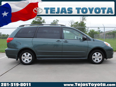 toyota sienna 2004 green van le 7 passenger gasoline 6 cylinders front wheel drive automatic 77338