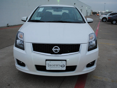 nissan sentra 2012 white sedan 2 0 sr gasoline 4 cylinders front wheel drive automatic 75150