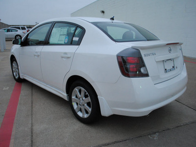 nissan sentra 2012 white sedan 2 0 sr gasoline 4 cylinders front wheel drive automatic 75150