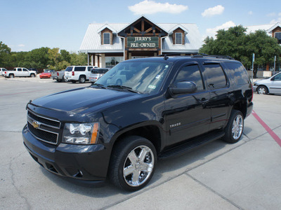 chevrolet tahoe 2010 black suv lt flex fuel 8 cylinders 2 wheel drive automatic 76087