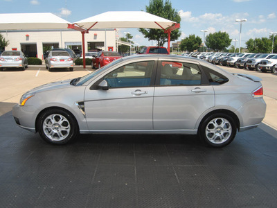 ford focus 2008 silver sedan ses gasoline 4 cylinders front wheel drive automatic 75067