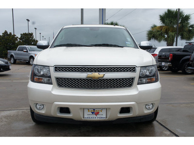 chevrolet tahoe 2009 white suv ltz flex fuel 8 cylinders 2 wheel drive automatic 77471