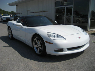 chevrolet corvette 2007 white coupe gasoline 8 cylinders rear wheel drive automatic 62863