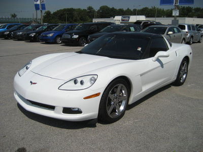 chevrolet corvette 2007 white coupe gasoline 8 cylinders rear wheel drive automatic 62863