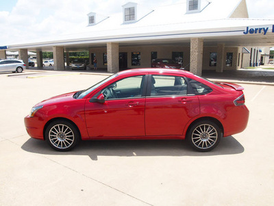 ford focus 2010 red sedan ses gasoline 4 cylinders front wheel drive automatic 76049