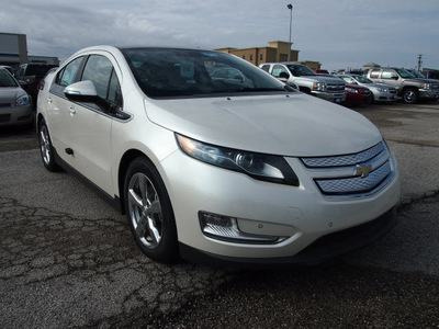 chevrolet volt 2012 white hatchback premium i 4 cylinders front wheel drive automatic 78064