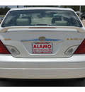 toyota avalon 2002 white sedan xls gasoline 6 cylinders front wheel drive automatic with overdrive 78232