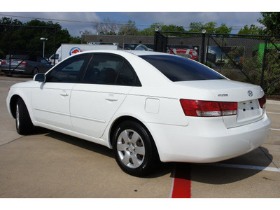 hyundai sonata 2006 white sedan gl gasoline 4 cylinders front wheel drive automatic 78729