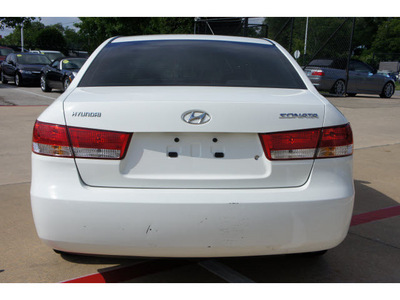 hyundai sonata 2006 white sedan gl gasoline 4 cylinders front wheel drive automatic 78729