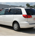 toyota sienna 2004 off white van le 7 passenger gasoline 6 cylinders front wheel drive automatic 78232