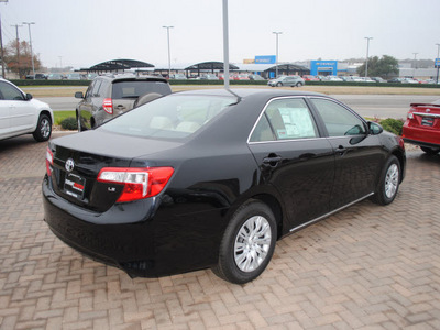 toyota camry 2012 attit blk sedan le gasoline 4 cylinders front wheel drive automatic 76087