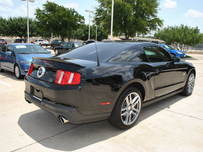 ford mustang 2012 black coupe gt premium gasoline 8 cylinders rear wheel drive automatic 76011