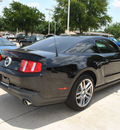 ford mustang 2012 black coupe gt premium gasoline 8 cylinders rear wheel drive automatic 76011