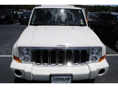 jeep commander 2008 white suv sport gasoline 6 cylinders 2 wheel drive automatic with overdrive 77581