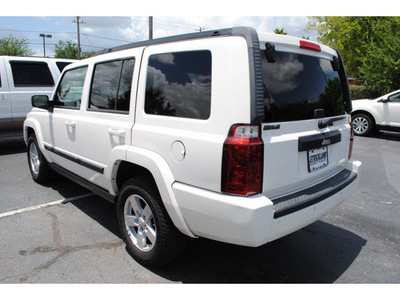 jeep commander 2008 white suv sport gasoline 6 cylinders 2 wheel drive automatic with overdrive 77581