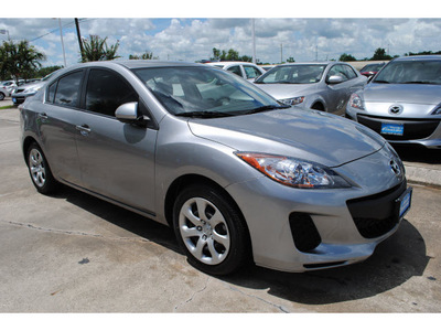 mazda mazda3 2012 gray sedan gasoline 4 cylinders front wheel drive automatic with overdrive 77598