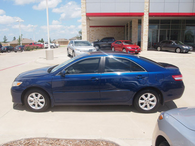 toyota camry 2011 blue sedan le 4 cylinders automatic 76049