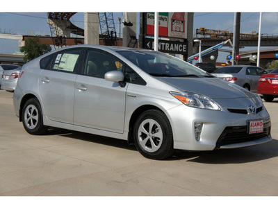 toyota prius 2012 silver hatchback two hybrid 4 cylinders front wheel drive automatic 78232