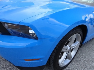 ford mustang 2010 lt  blue coupe gasoline 8 cylinders rear wheel drive not specified 77388