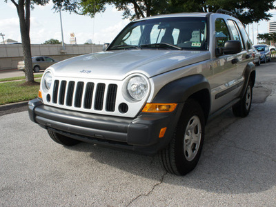 jeep liberty 2006 silver suv sport gasoline 6 cylinders 4 wheel drive automatic 75080