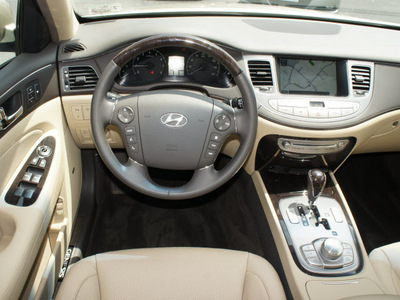 hyundai genesis 2010 beige sedan 4 6l v8 gasoline 8 cylinders rear wheel drive shiftable automatic 75075