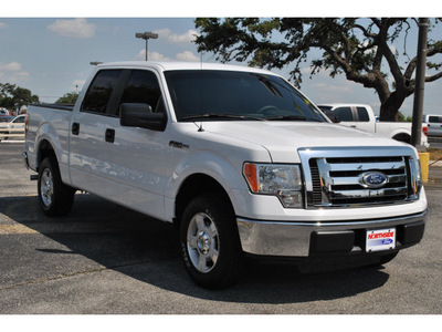 ford f 150 2010 white xlt gasoline 8 cylinders 2 wheel drive 6 speed automatic 78216