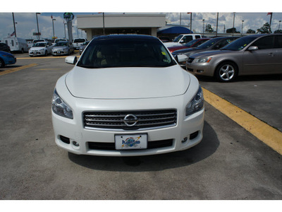 nissan maxima 2009 white sedan gasoline 6 cylinders front wheel drive cont  variable trans  77338