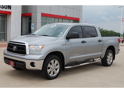 toyota tundra 2011 silver grade gasoline 8 cylinders 2 wheel drive automatic with overdrive 77864