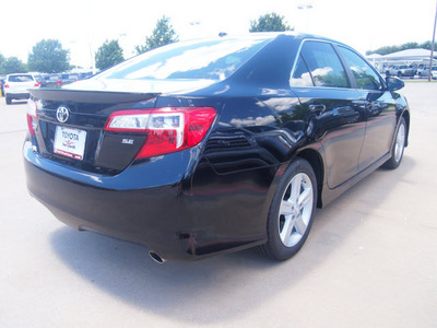 toyota camry 2012 black sedan se 4 cylinders automatic 76116