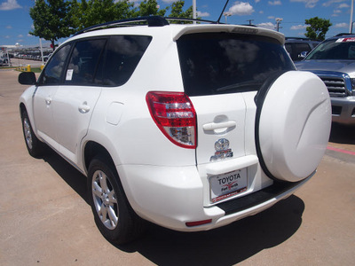 toyota rav4 2012 white suv 4 cylinders automatic 76116