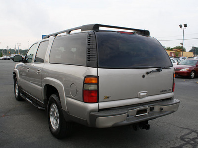 chevrolet suburban 2004 silver suv 1500 z71 flex fuel 8 cylinders 4 wheel drive automatic 27215