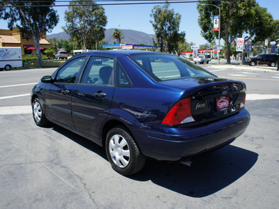 ford focus 2001 dk  blue sedan lx gasoline 4 cylinders front wheel drive automatic 92882