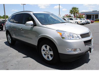 chevrolet traverse 2011 silver gasoline 6 cylinders front wheel drive automatic with overdrive 77581