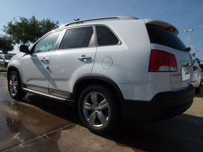 kia sorento 2013 white ex gasoline 6 cylinders front wheel drive automatic 77034