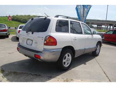 hyundai santa fe 2004 white suv gls gasoline 6 cylinders front wheel drive autostick 77627